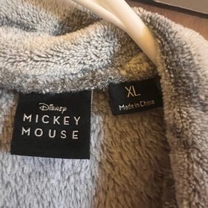 Lightweight super soft Mickey/Minnie Shacket. Size XL.
